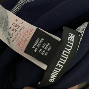 PrettyLittleThing Navy flared leggings